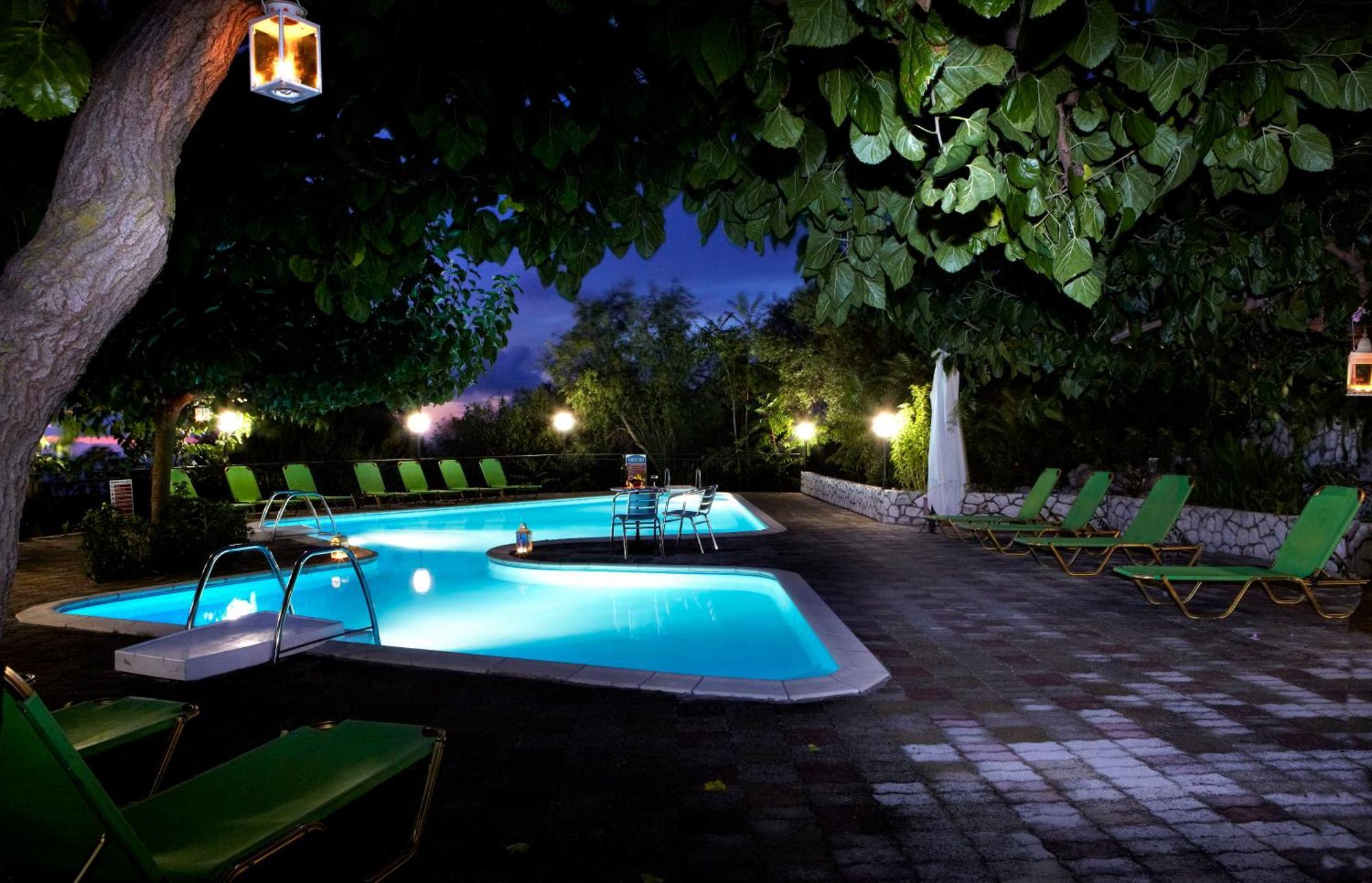 Dafnoudi Hotel Apartments Antipata  Exteriér fotografie